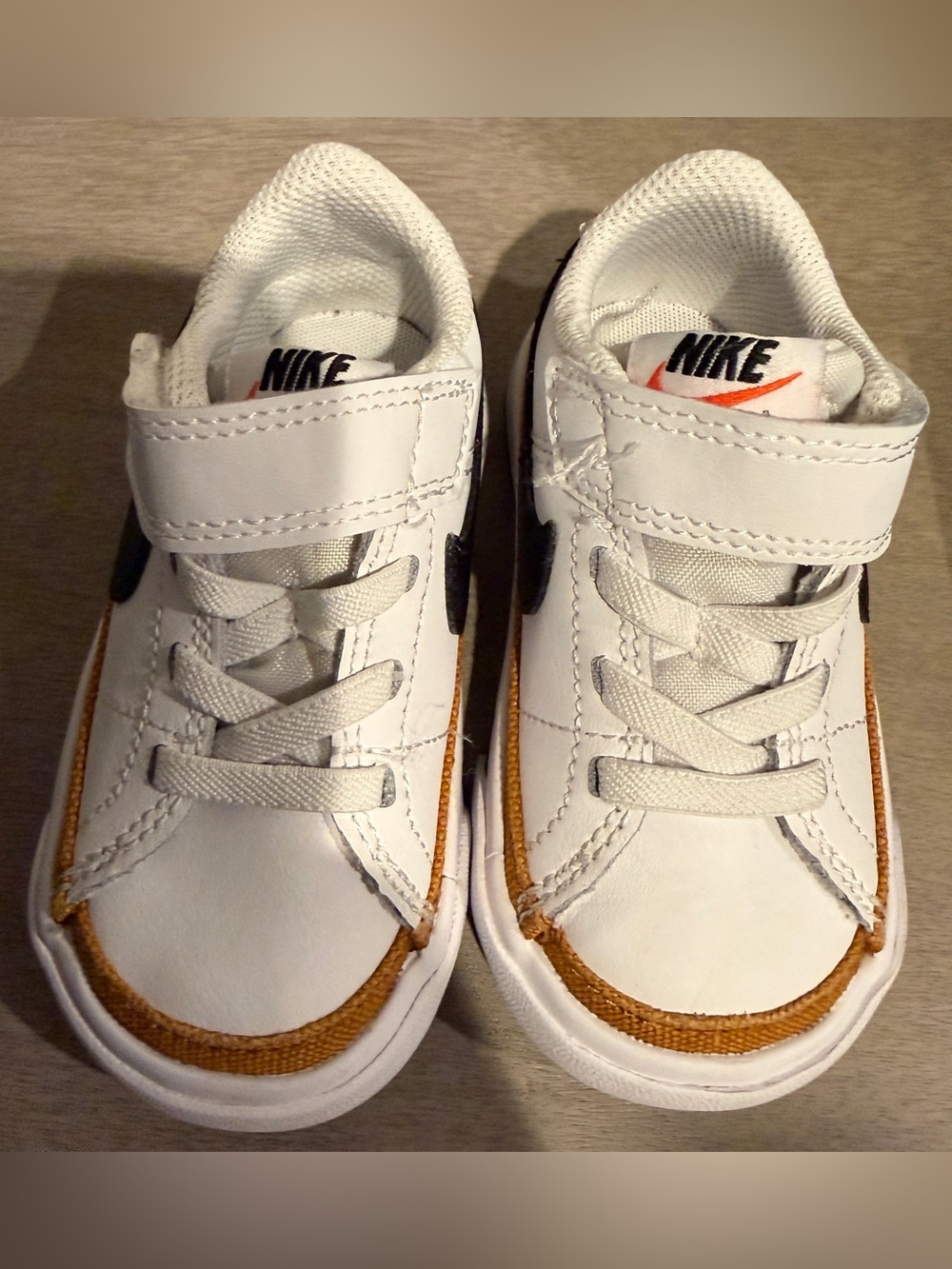 EUC NIKE COURT LEGACY BABY/TODDLER, 5C